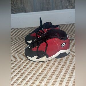 Michael Jordan #23 red and black air Jordan baby sneakers size 6C lace up EUC